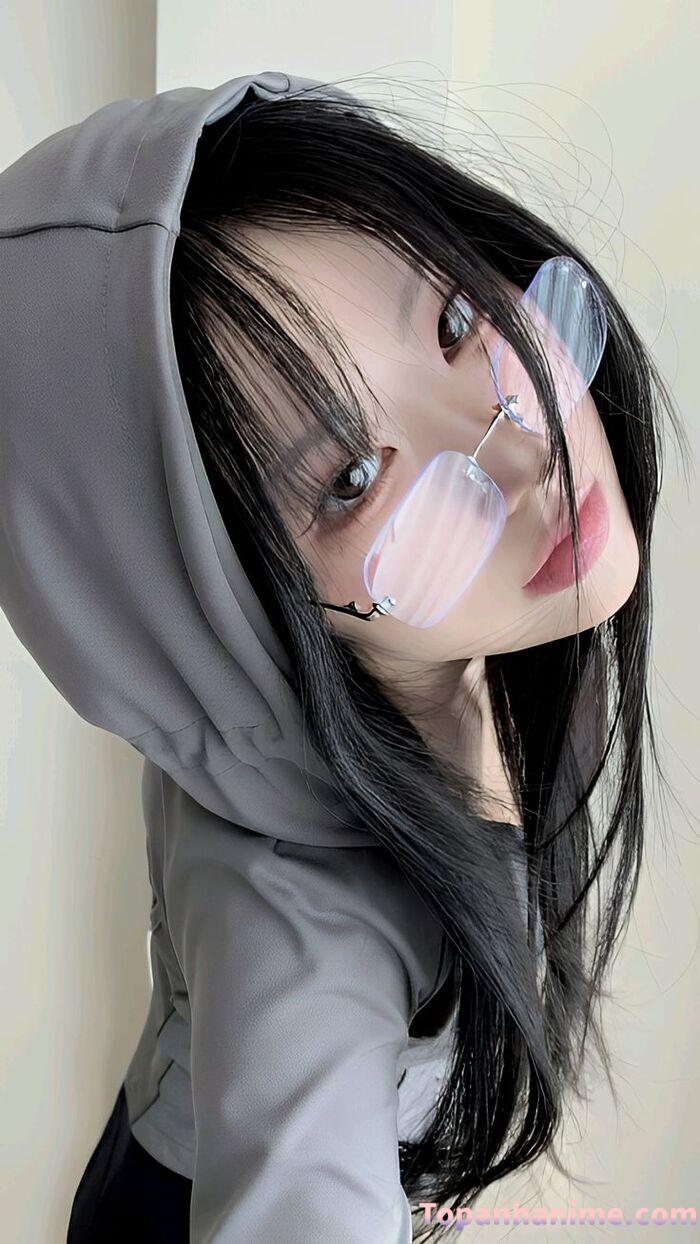 ảnh gái xinh tóc dài đeo kính che mặt 22