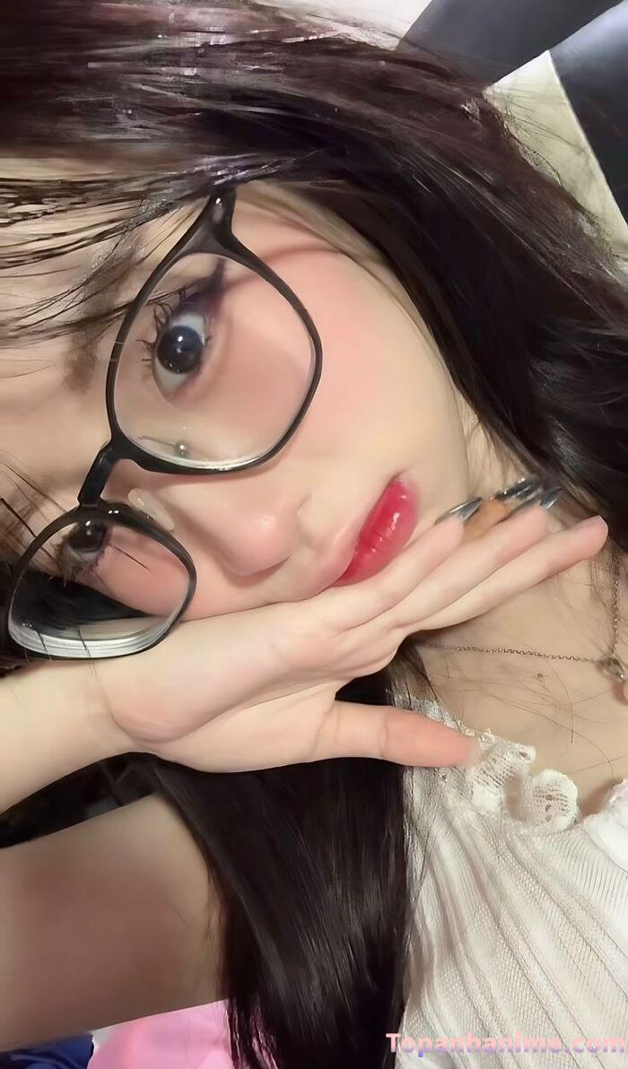 ảnh gái xinh tóc dài đeo kính che mặt 24