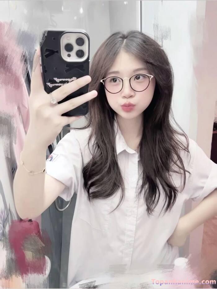 ảnh gái xinh tóc dài đeo kính che mặt 29