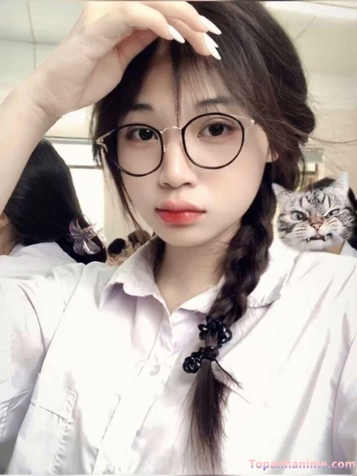 ảnh gái xinh tóc dài đeo kính che mặt 36