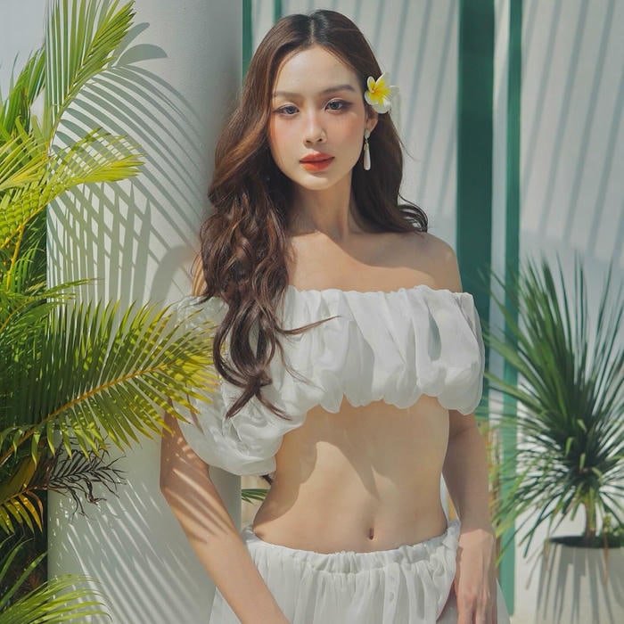 Lê Nguyễn Bảo Ngọc bikini 4