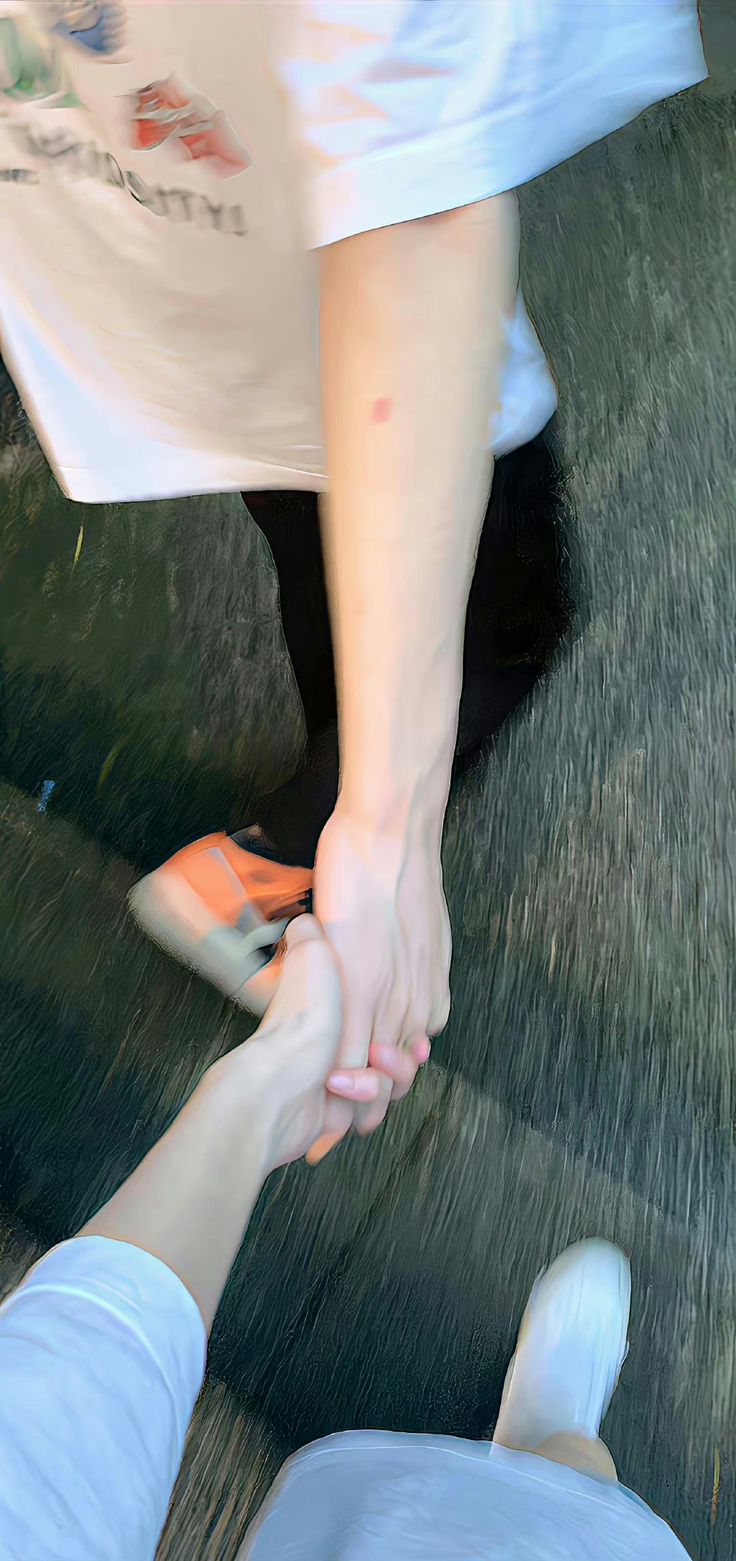 ảnh nắm tay nhau thật 1