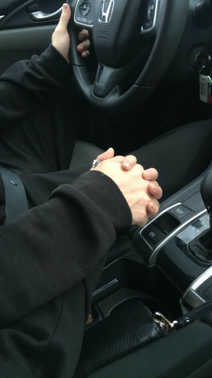 ảnh nắm tay nhau thật 19