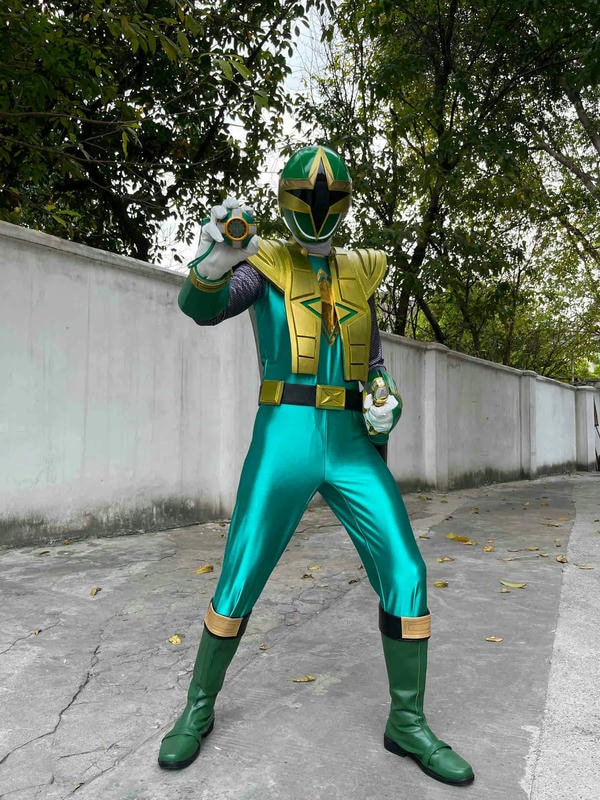 Siêu Nhân Cuồng Phong 1