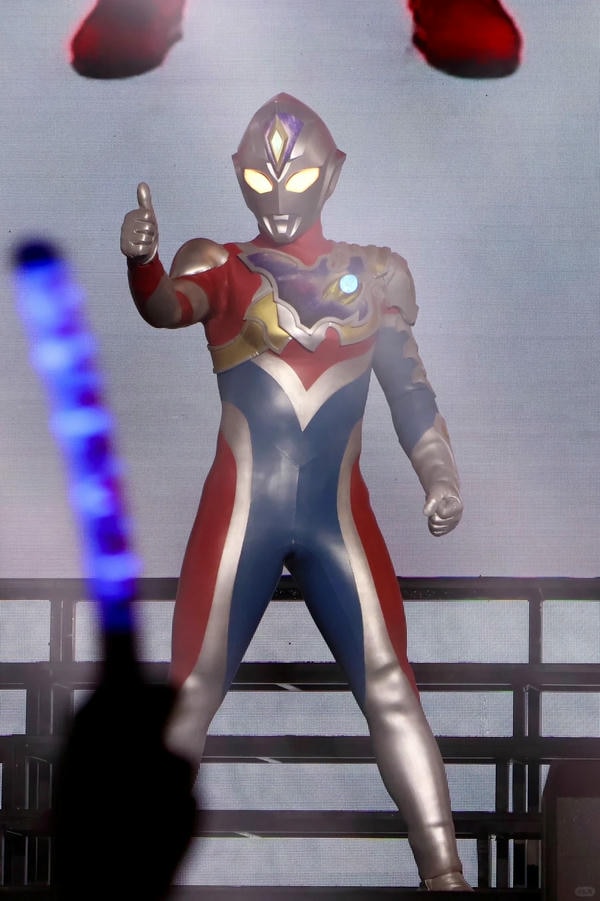 Siêu Nhân Điện Quang 4