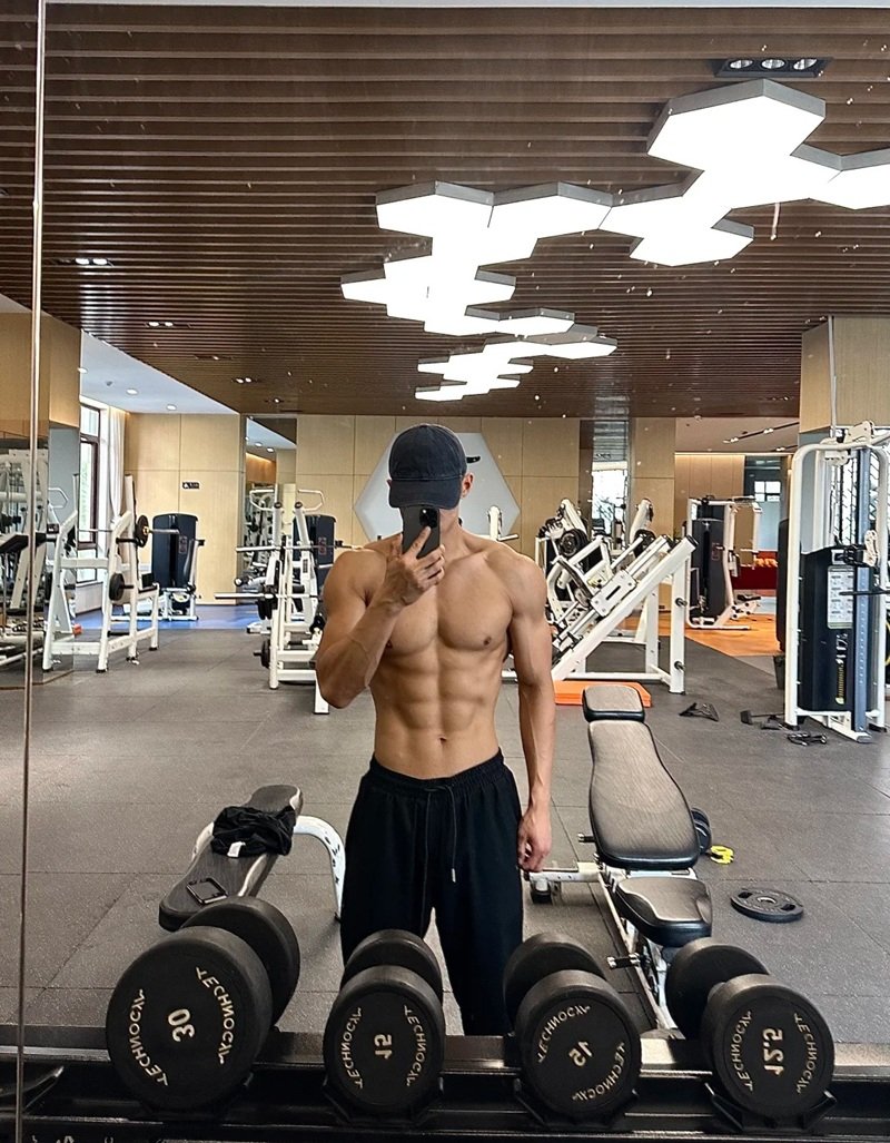 ảnh trai 6 múi 19