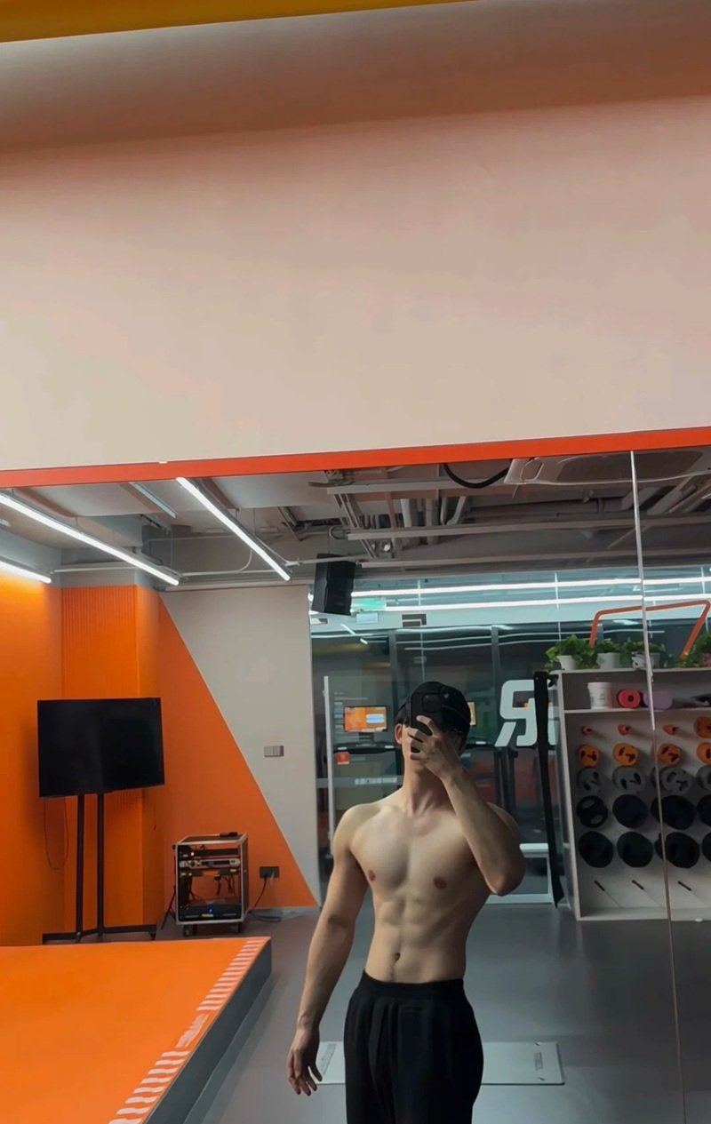 ảnh trai 6 múi 27