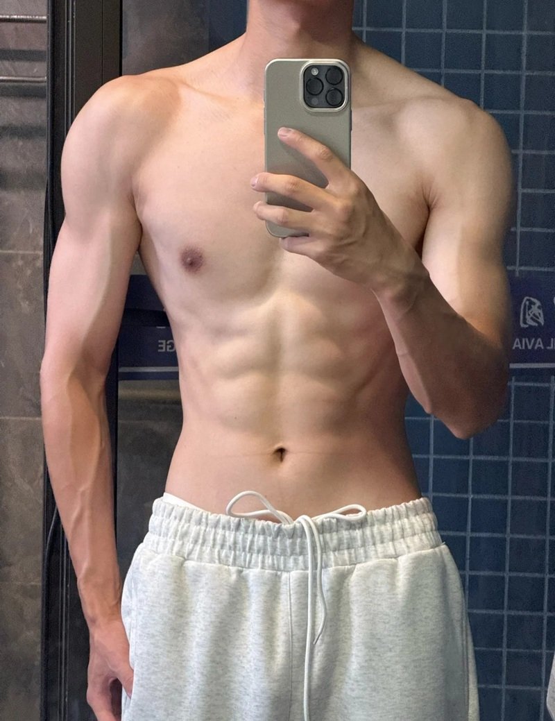 ảnh trai 6 múi 37