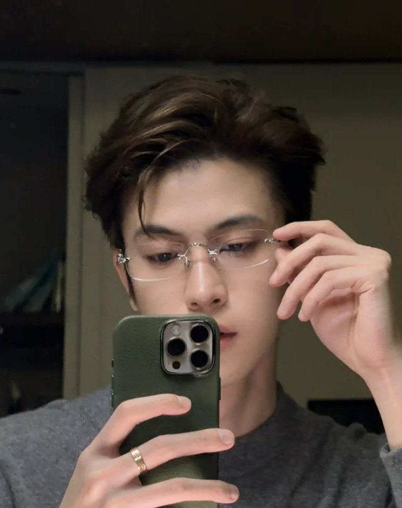 ảnh trai đẹp che mặt 12