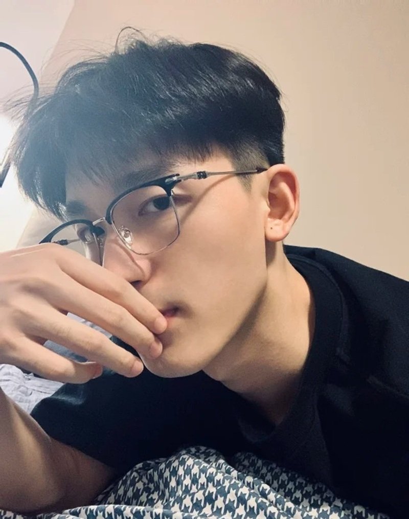 ảnh trai đẹp che mặt 24