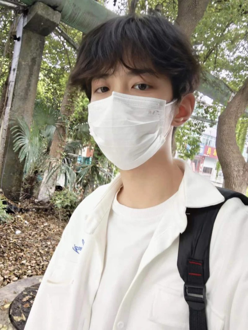 Ảnh trai đẹp đeo khẩu trang 8