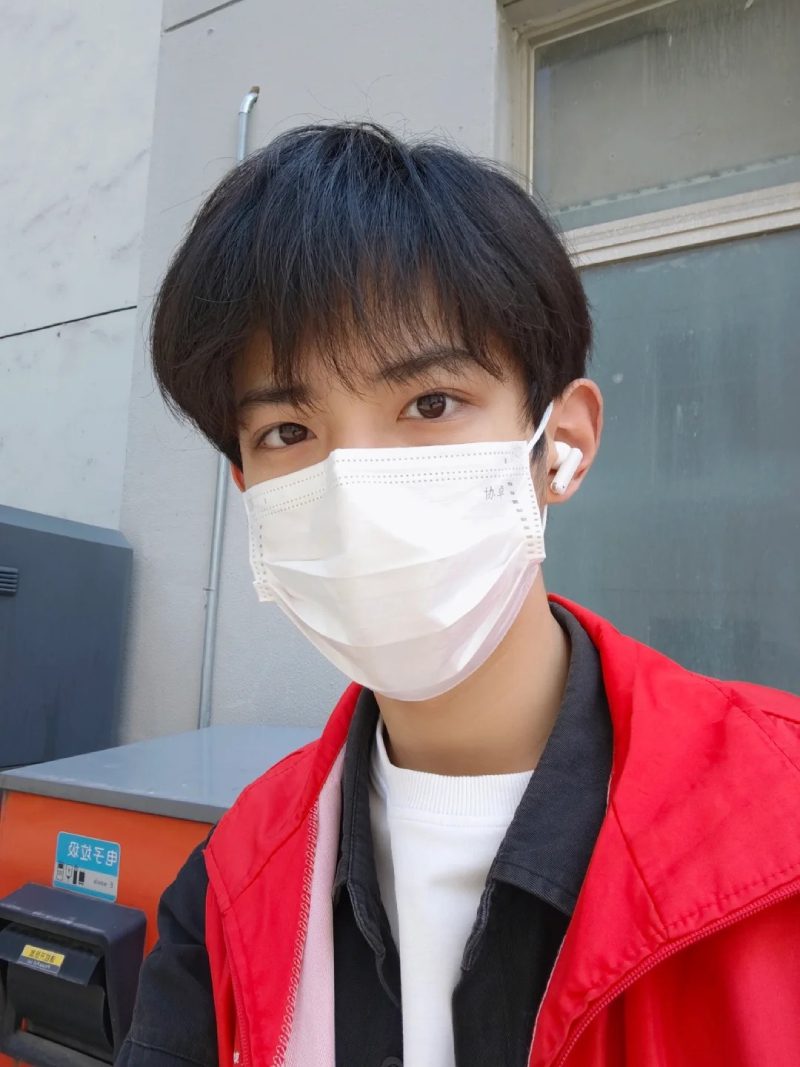 Ảnh trai đẹp đeo khẩu trang 7