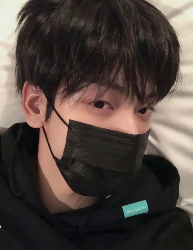 Ảnh trai đẹp đeo khẩu trang 3
