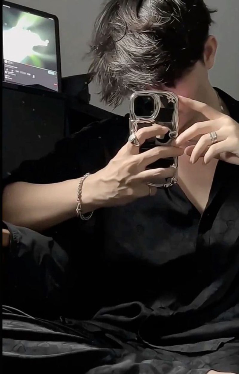 ảnh trai trung che mặt 10