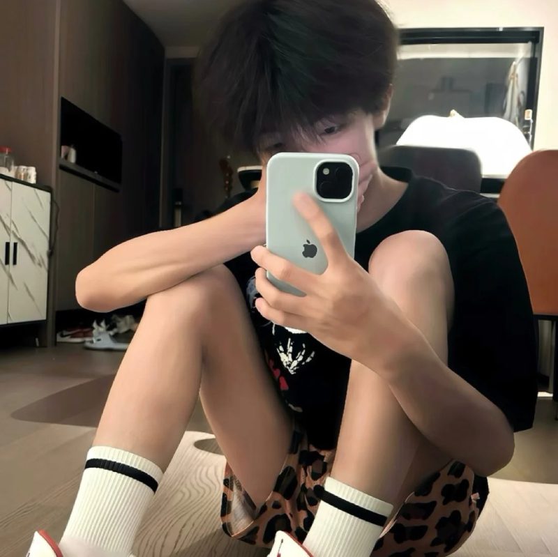 ảnh trai trung che mặt 26