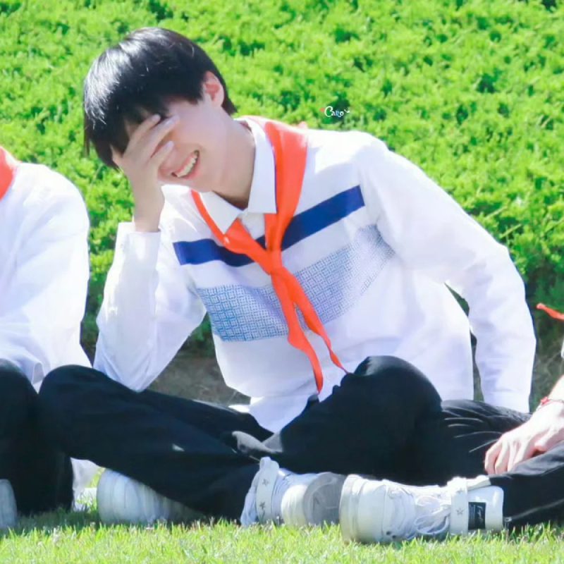 ảnh trai đẹp Trung Quốc che mặt 29