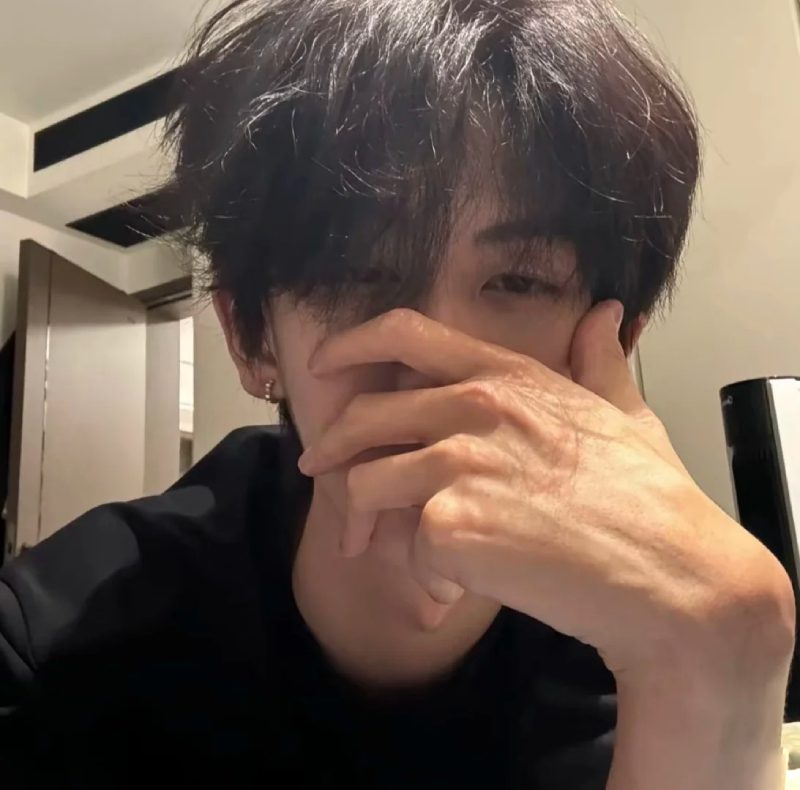 ảnh trai trung che mặt 28