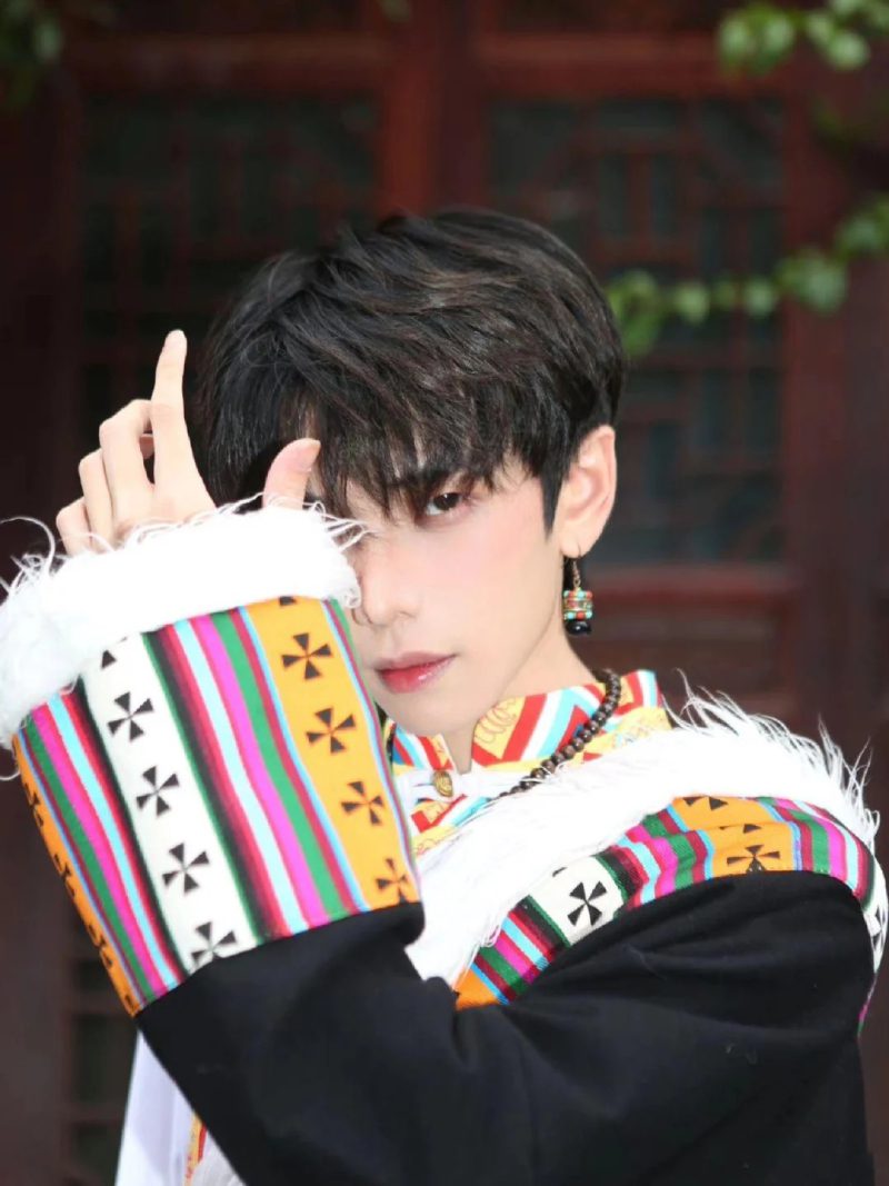 ảnh trai trung che mặt 32