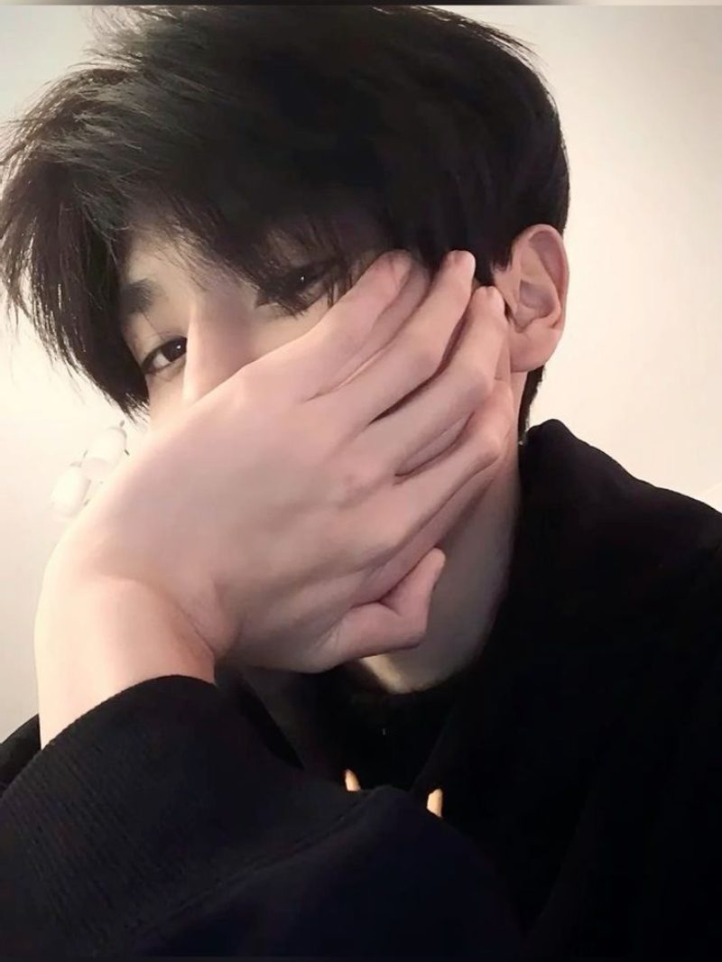 ảnh trai trung che mặt 4