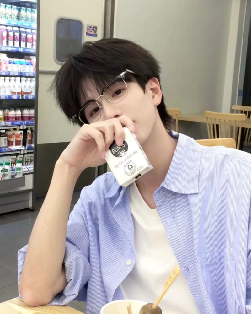 ảnh trai đẹp Trung Quốc che mặt 5