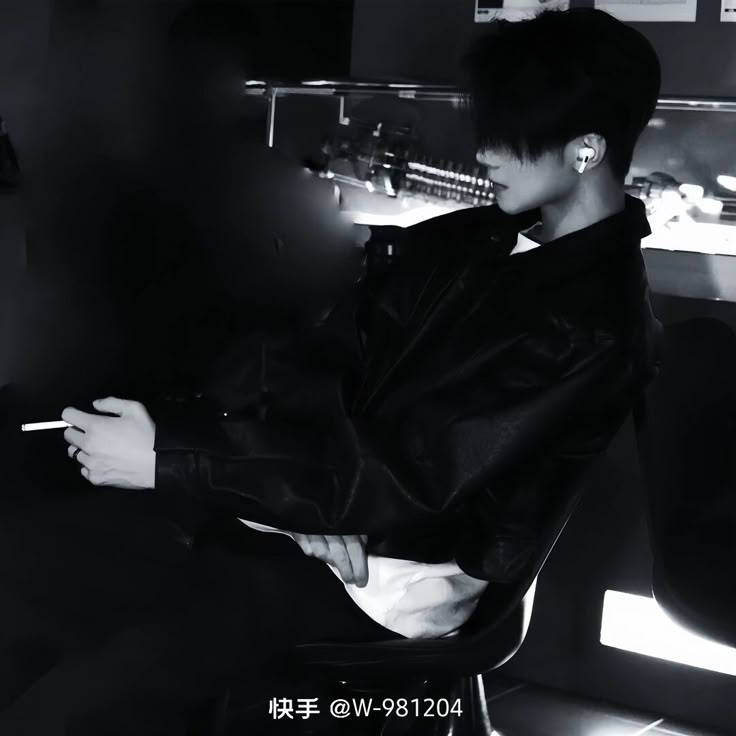 Avatar Trắng Đen 4