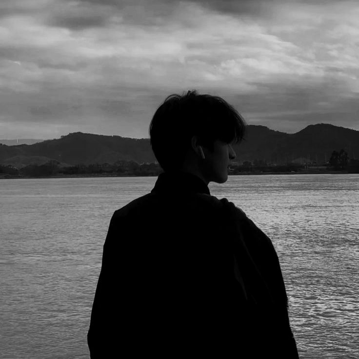 Avatar Trắng Đen 9