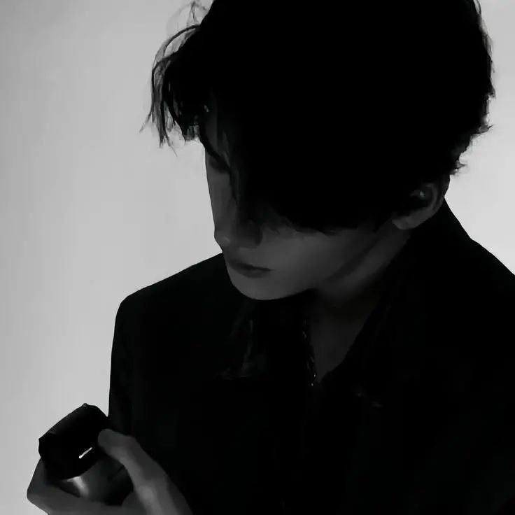 Avatar Trắng Đen 10