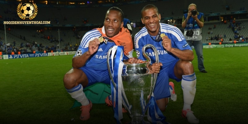 Bộ sưu tập cúp vàng đồ sộ của huyền thoại Chelsea