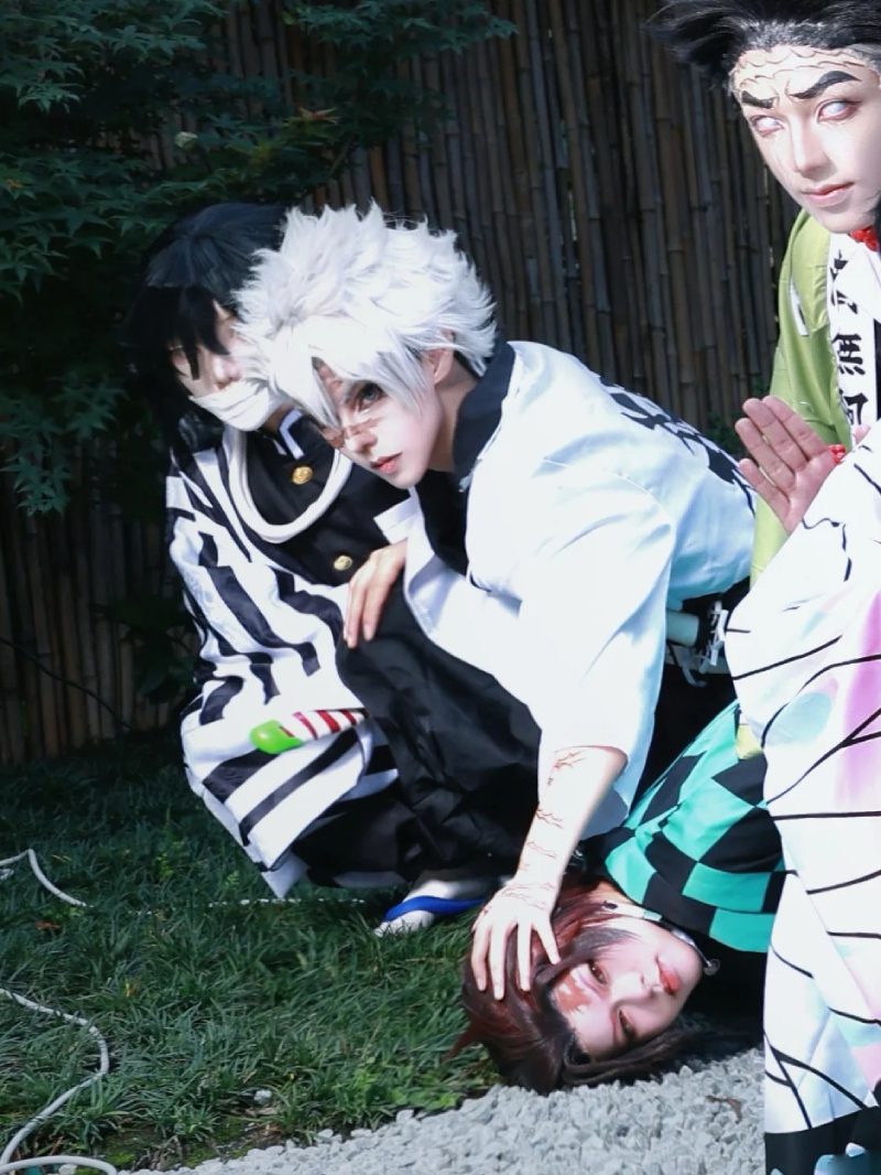 ảnh Demon Slayer cosplay 8