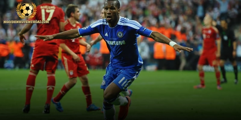 Didier Drogba sở hữu lối đá đầy uy lực, dứt điểm đa dạng