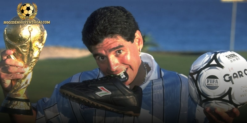 Diego Maradona ghi 5 bàn thắng đưa quốc gia lên ngôi vương