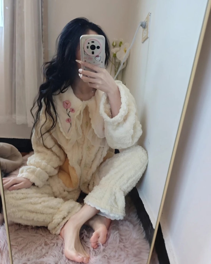 ảnh gái đẹp mặc đồ ngủ 11