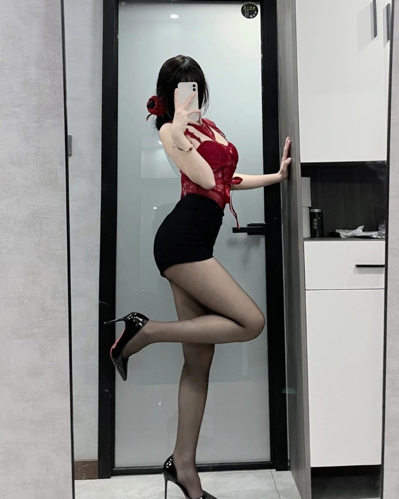 ảnh gái đùi to 19