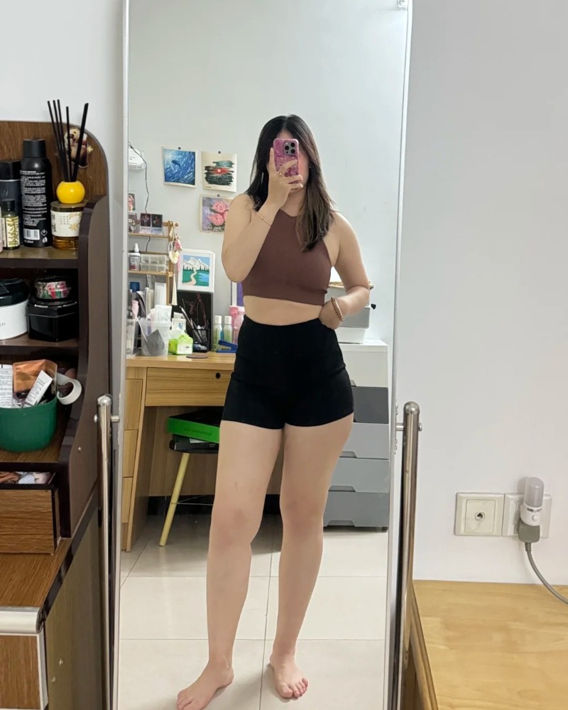 ảnh gái đùi to 32