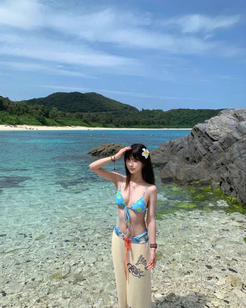 Ảnh Gái Nhật mặc bikini 11