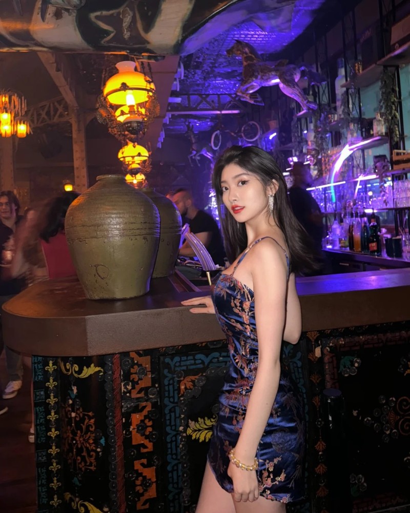 gái quán bar 17