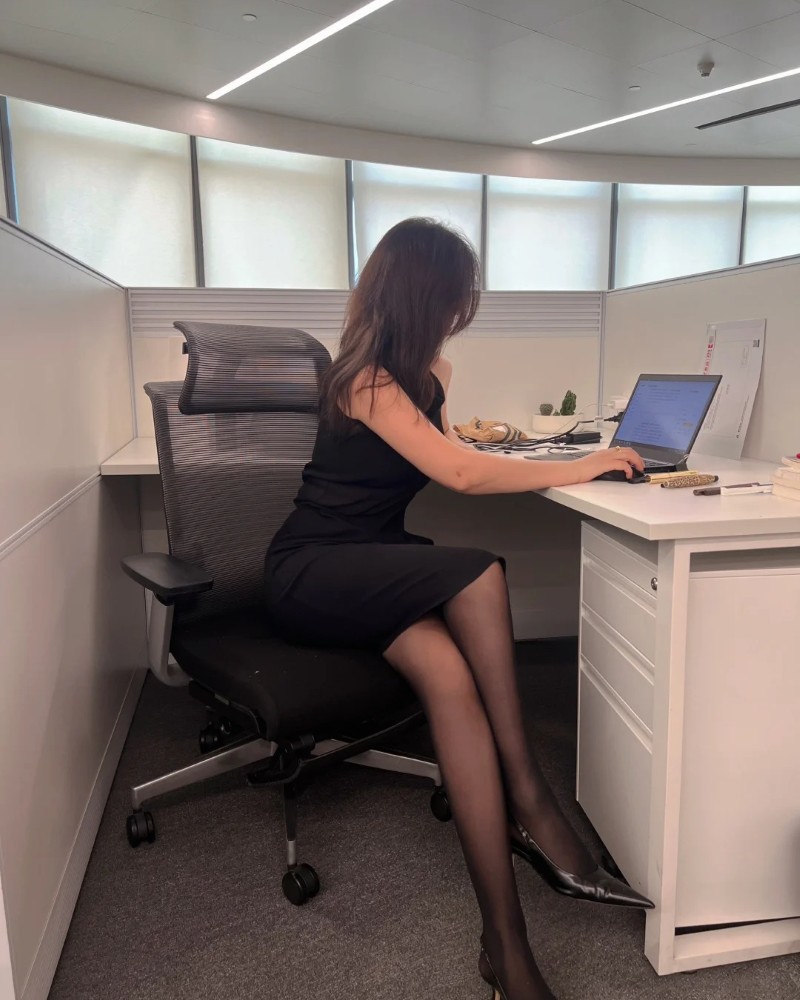 Gái văn phòng 17