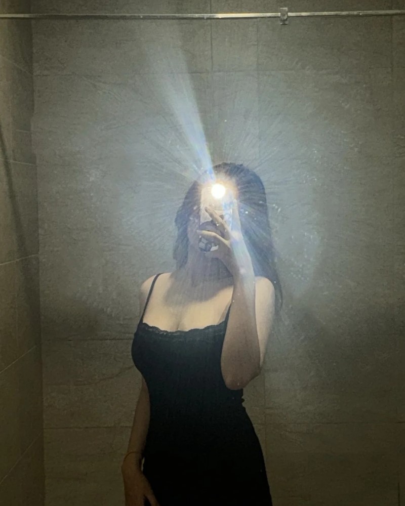 Gái xinh hở hang 40