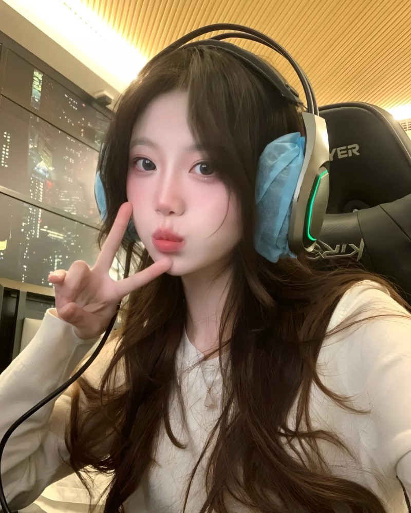 Gái xinh live stream 26