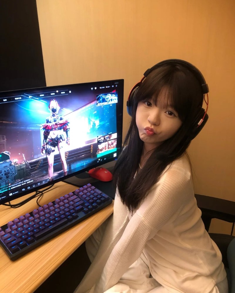 Gái xinh live stream 3