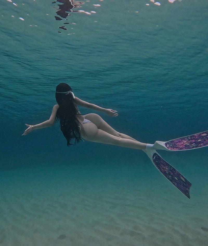 ảnh Gái xinh mặc bikini đi biển 11