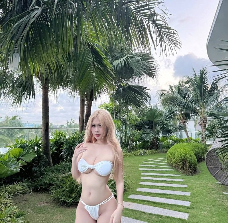 ảnh Gái xinh mặc bikini đi biển 21