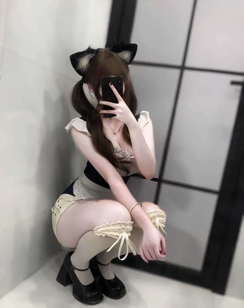 ảnh gái xinh mặc đồ hầu gái 23