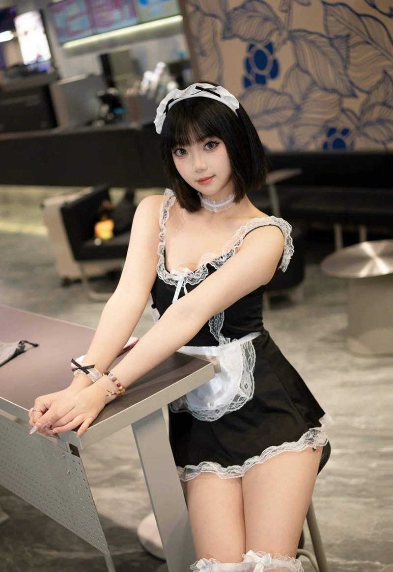 ảnh gái xinh mặc đồ hầu gái 6