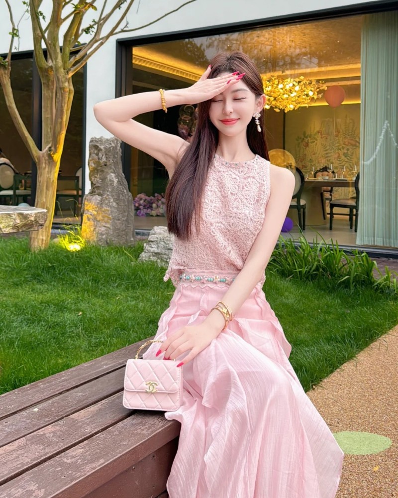Ảnh Gái Xinh Mặc Pinky 10