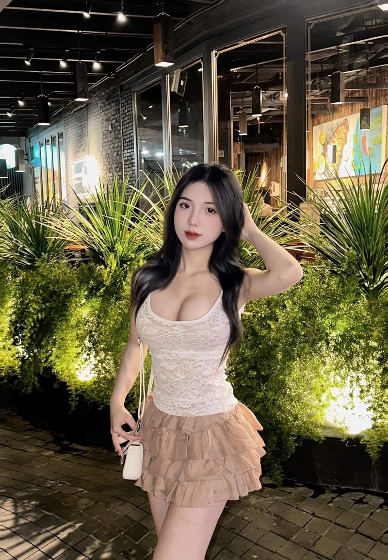 ảnh Gái xinh mặc váy ngắn 30