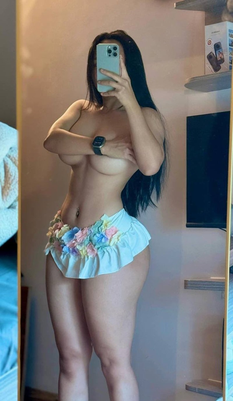 ảnh Gái xinh mặc váy ngắn 32