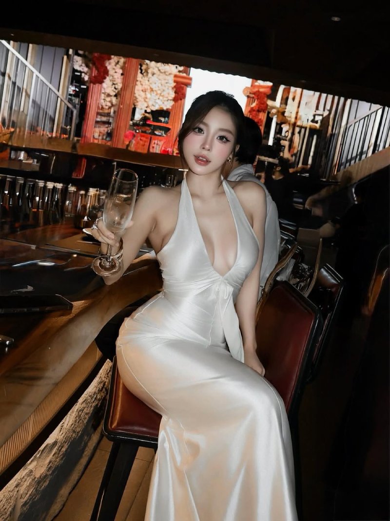 ảnh gái xinh mông to 5