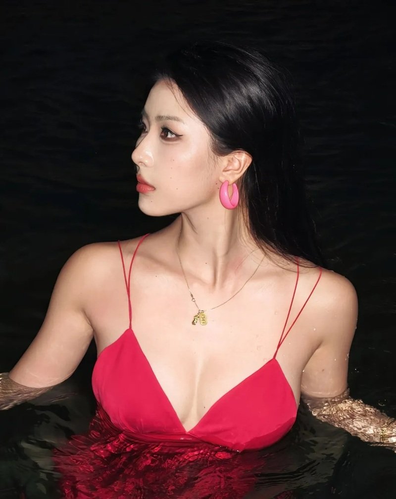 gái xinh trung quốc mặc bikini 25