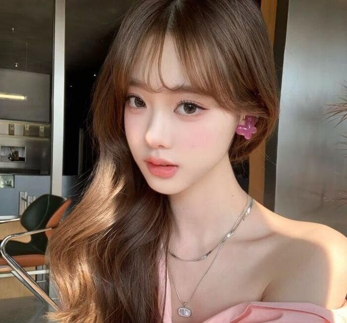 Girl DP for WhatsApp 1